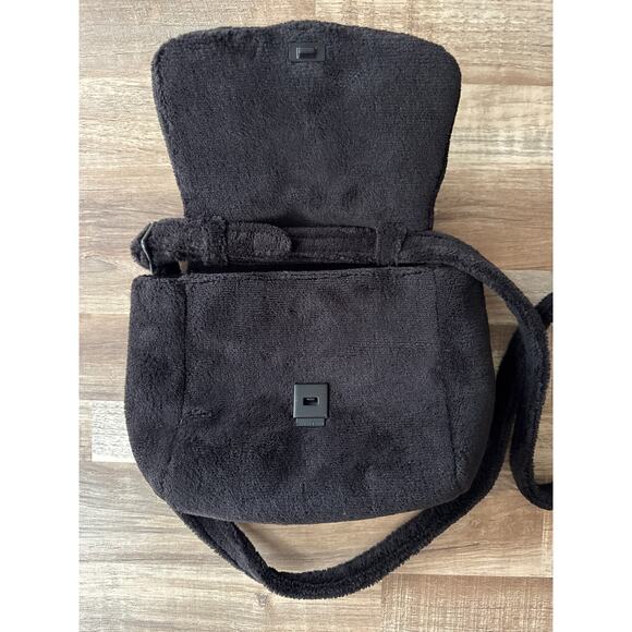 NWOT Women's Charles & Keith Loey Teddy Sherpa Top Handle Bag in Jet Black Boho - Picture 6 of 8